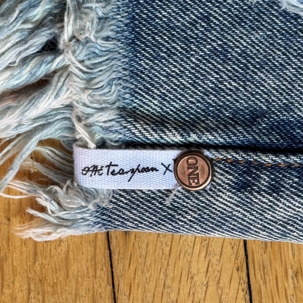 One Teaspoon Blue Distressed Jean Shorts - Picture 10 of 11